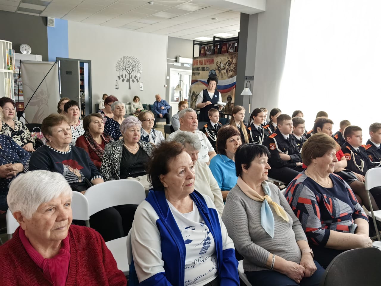 В мир приходит женщина, чтобы мир спасти