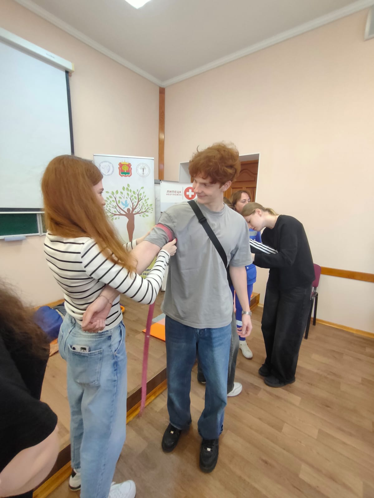Липецкий филиал Финансового университета при Правительстве РФ 02.04.2025 г. посетили активисты ЛООО «Союз женщин Липецкой области»