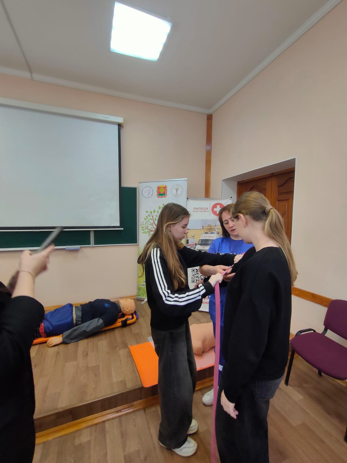 Липецкий филиал Финансового университета при Правительстве РФ 02.04.2025 г. посетили активисты ЛООО «Союз женщин Липецкой области»