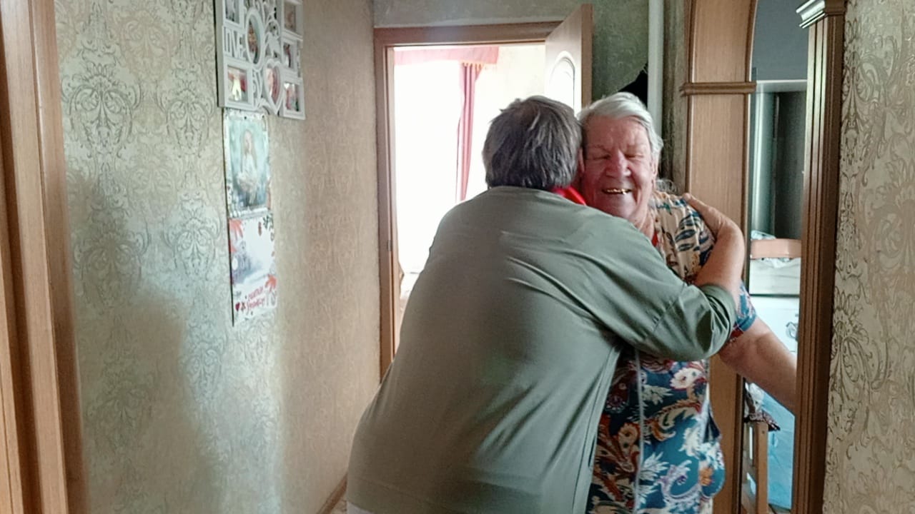С Великим праздником, Держава!