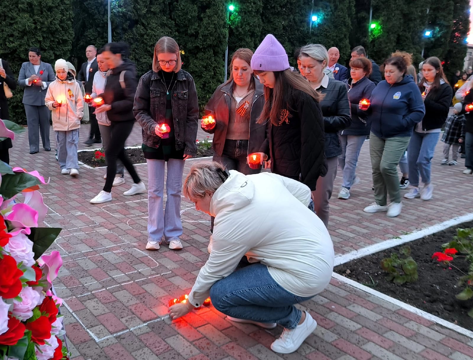 Каждый год в рамках всероссийской акции «Свеча памяти» по всей России зажигаются свечи в ночной тишине