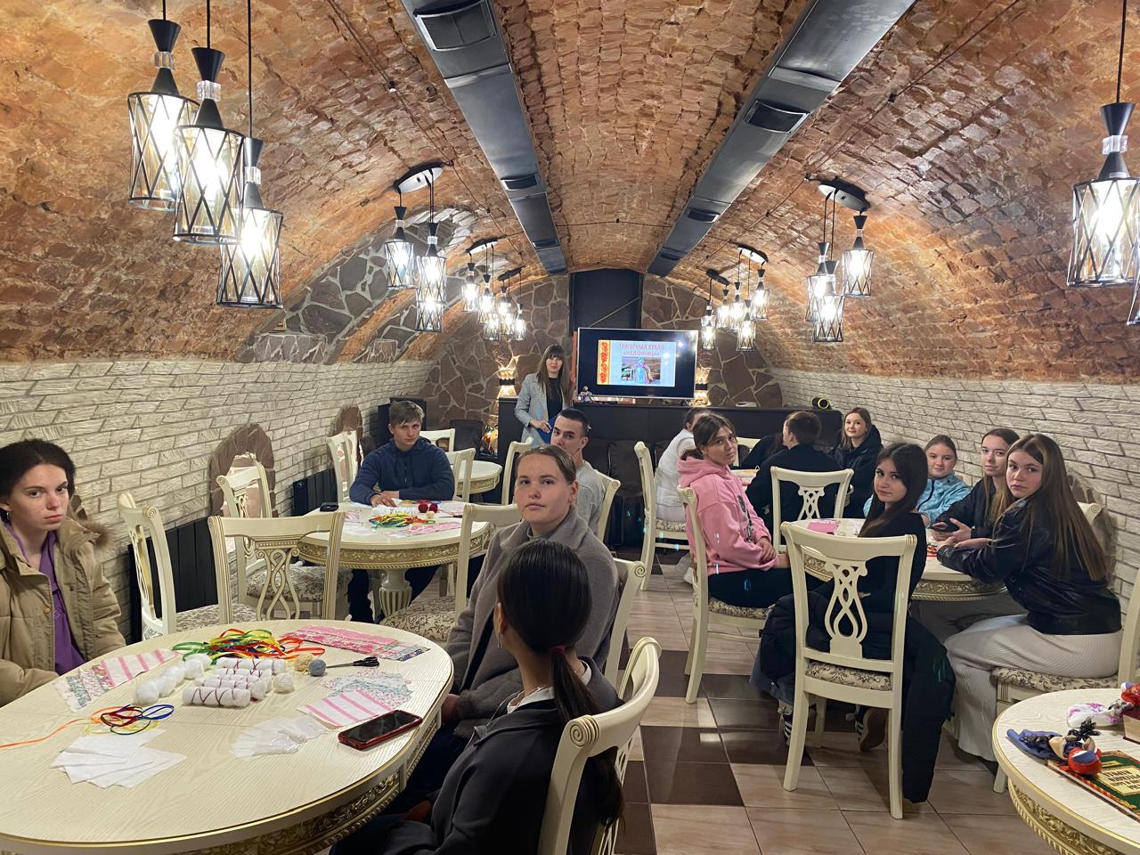 В современном обществе ощущается возрождение интереса к истории русского народа, к его культуре, традициям, обычаям