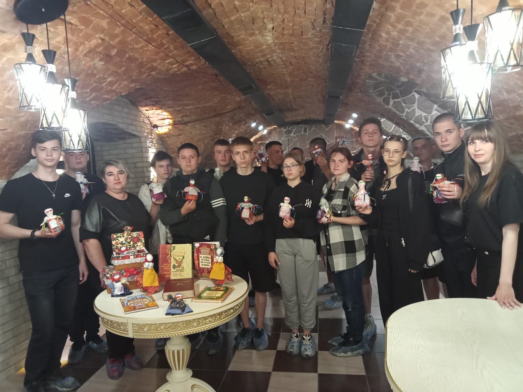 В современном обществе ощущается возрождение интереса к истории русского народа, к его культуре, традициям, обычаям