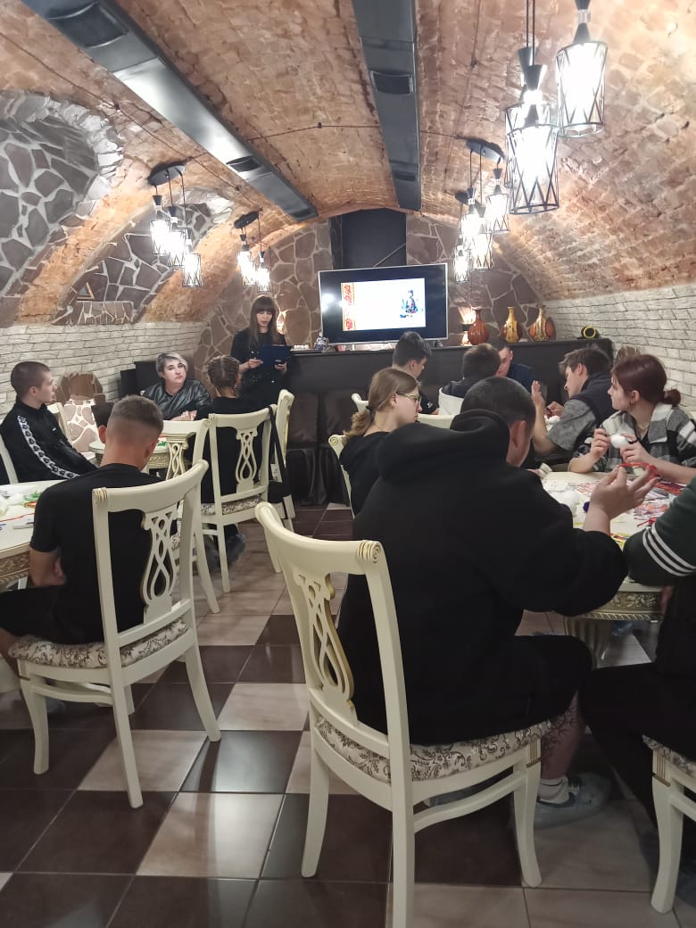 В современном обществе ощущается возрождение интереса к истории русского народа, к его культуре, традициям, обычаям