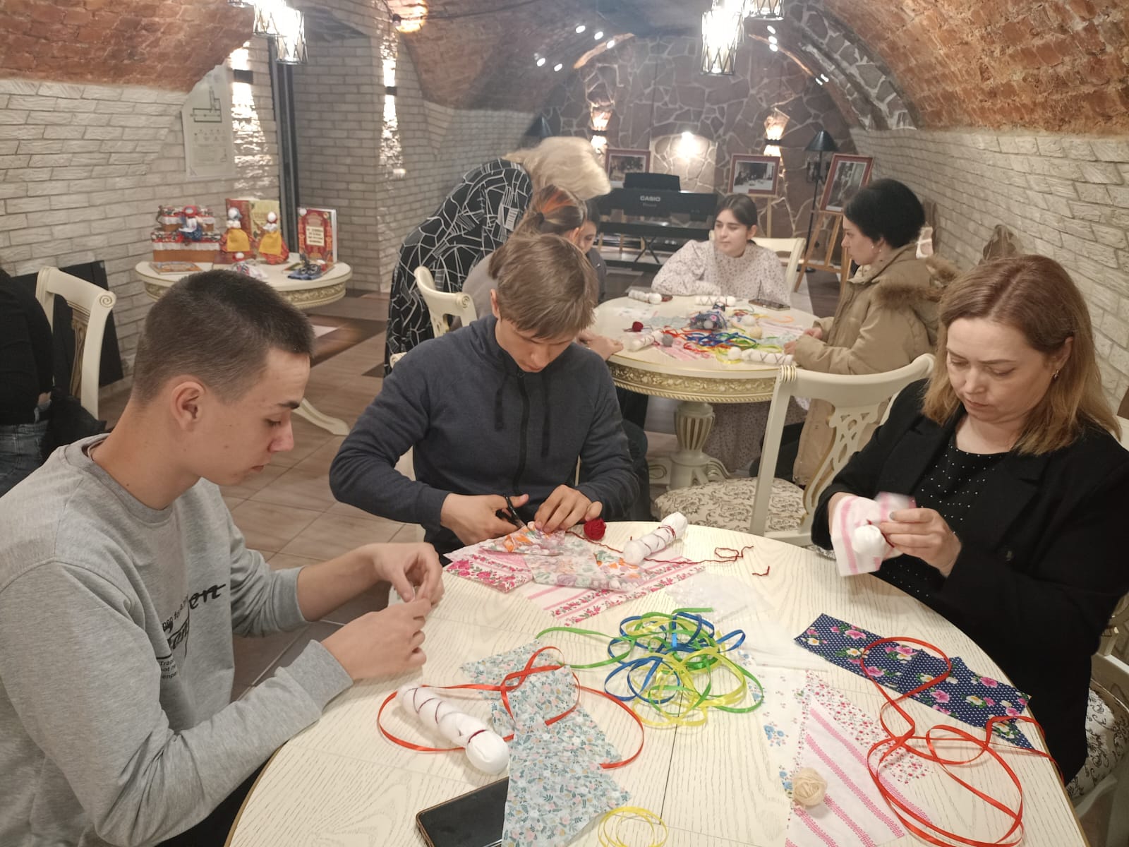 В современном обществе ощущается возрождение интереса к истории русского народа, к его культуре, традициям, обычаям