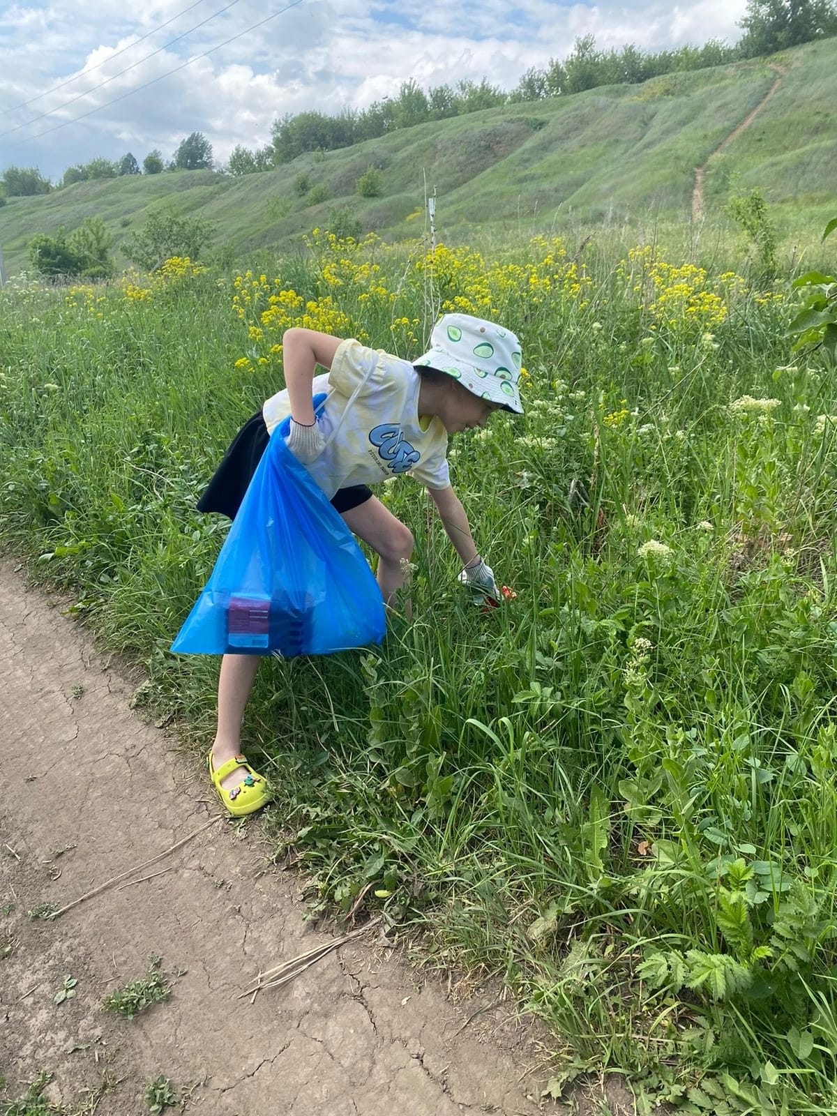 Молодежь «Союза женщин России» Данковского отделения Липецкой области вышла на экологическую тропу