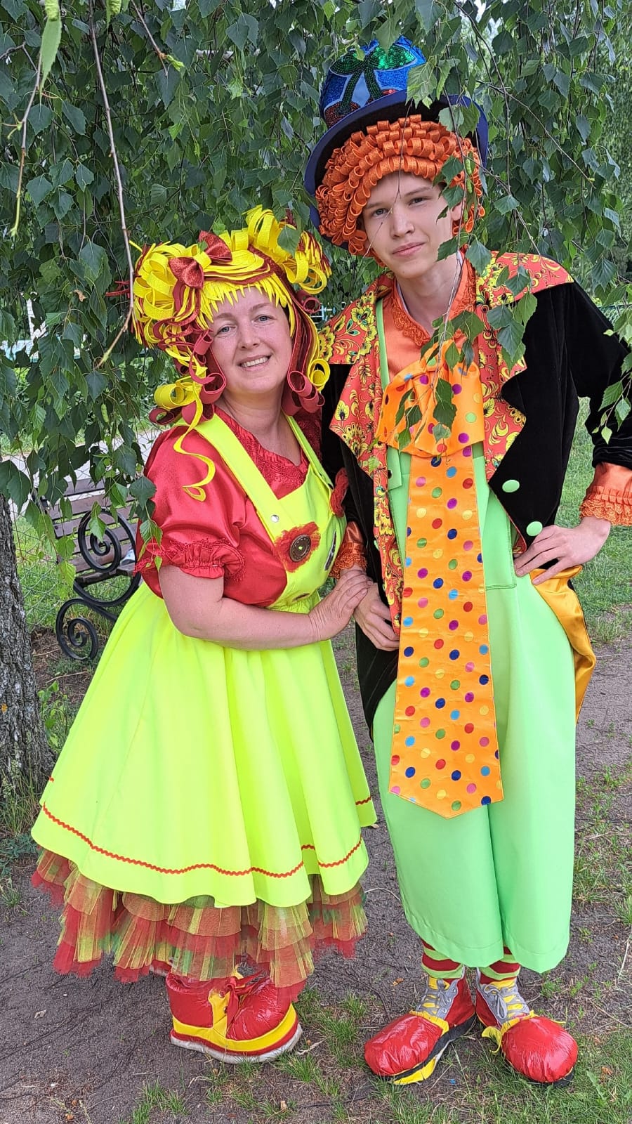 В КРУГУ ДРУЗЕЙ ВСЕГДА ВЕСЕЛЕЙ!