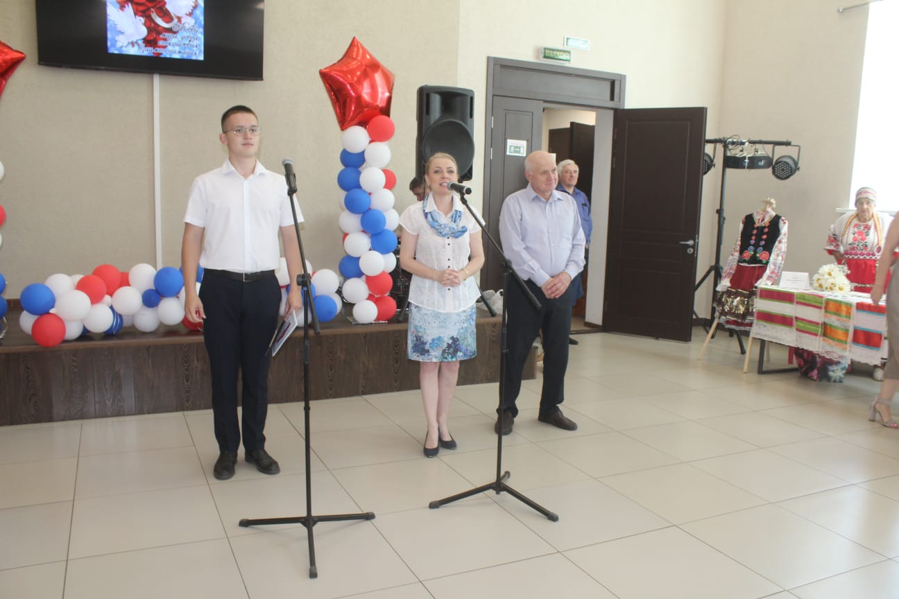 В День семьи, любви и верности большой праздник состоялся в Добровском доме культуры.