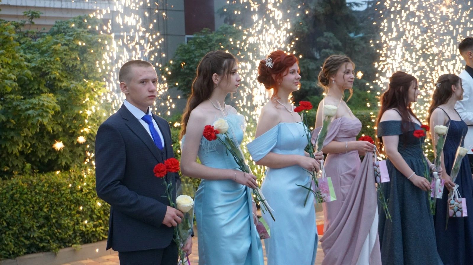 Выпускники Добринского района шагнули во взрослую жизнь