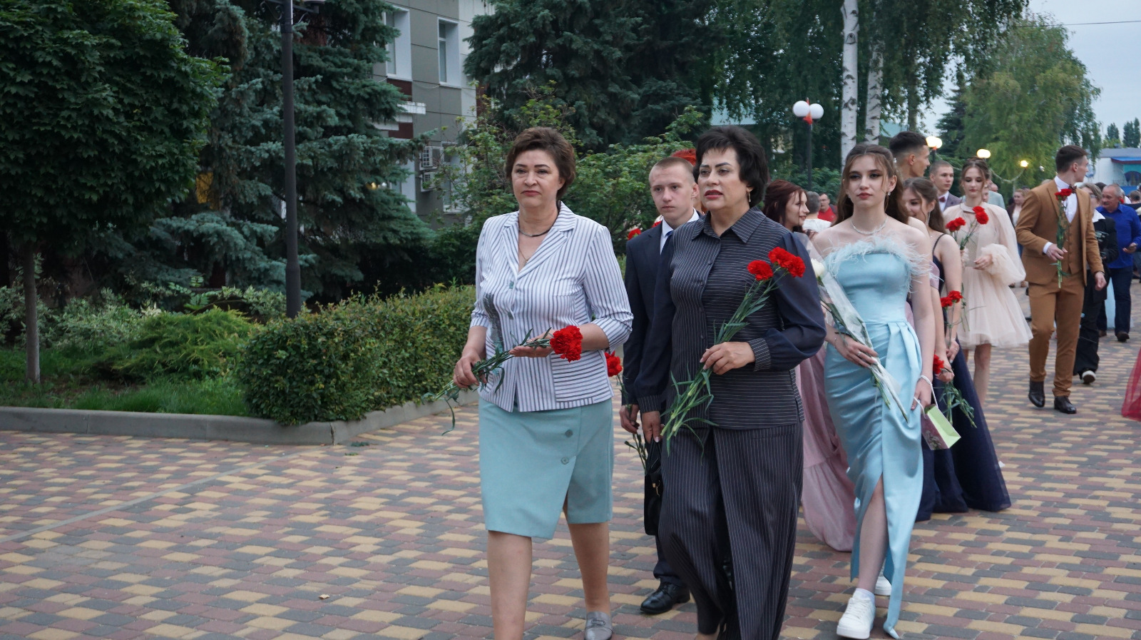 Выпускники Добринского района шагнули во взрослую жизнь