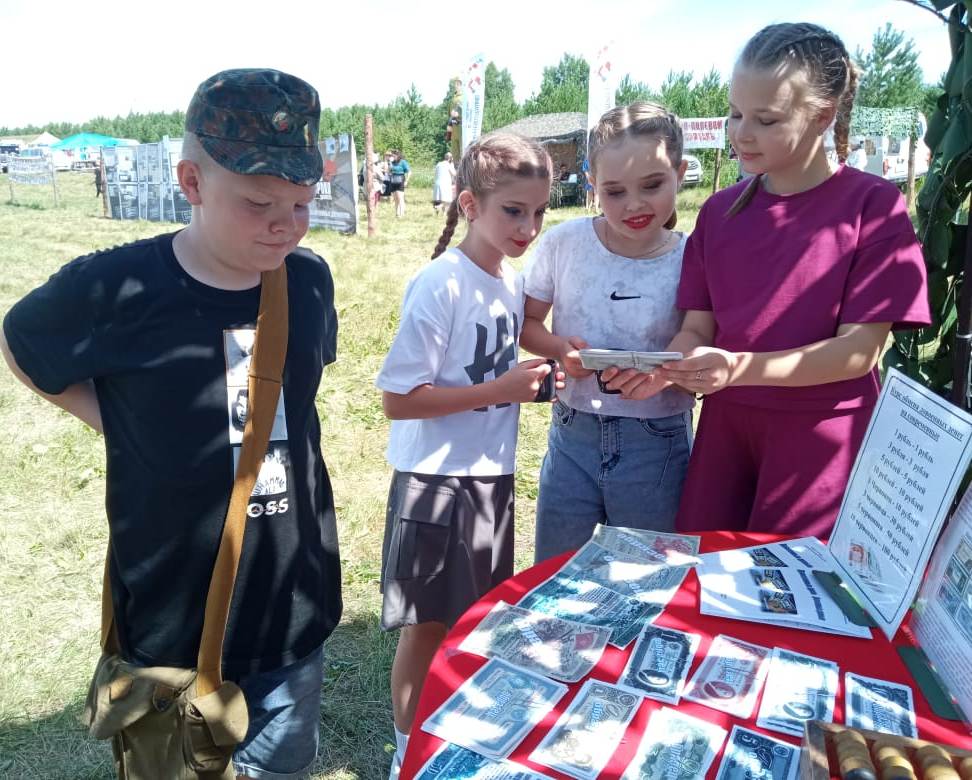 5-6 июля в селе Озерки прошел фестиваль военно-исторической реконструкции «Тербунский рубеж