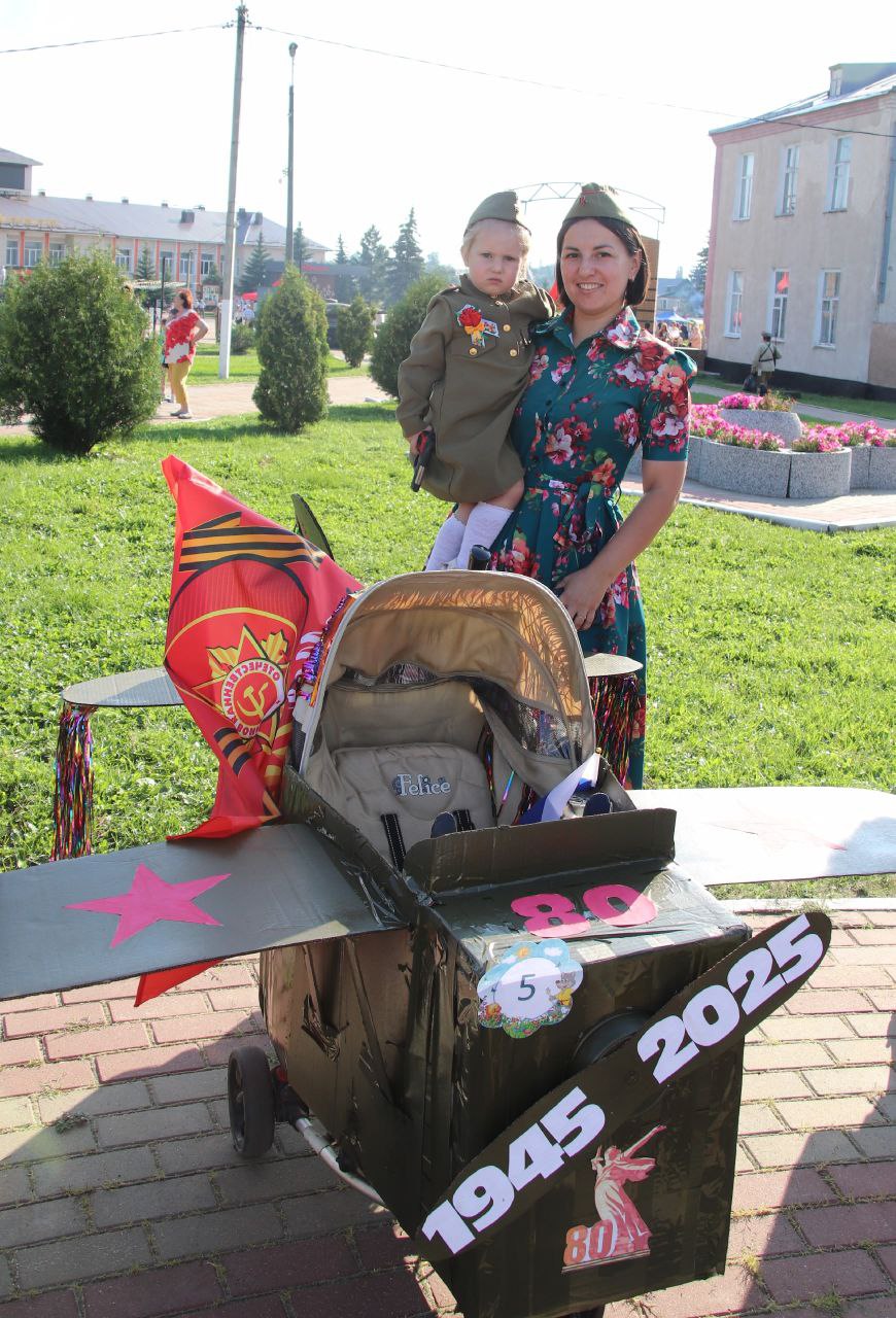 В Краснинском районе прошел "Парад колясок"