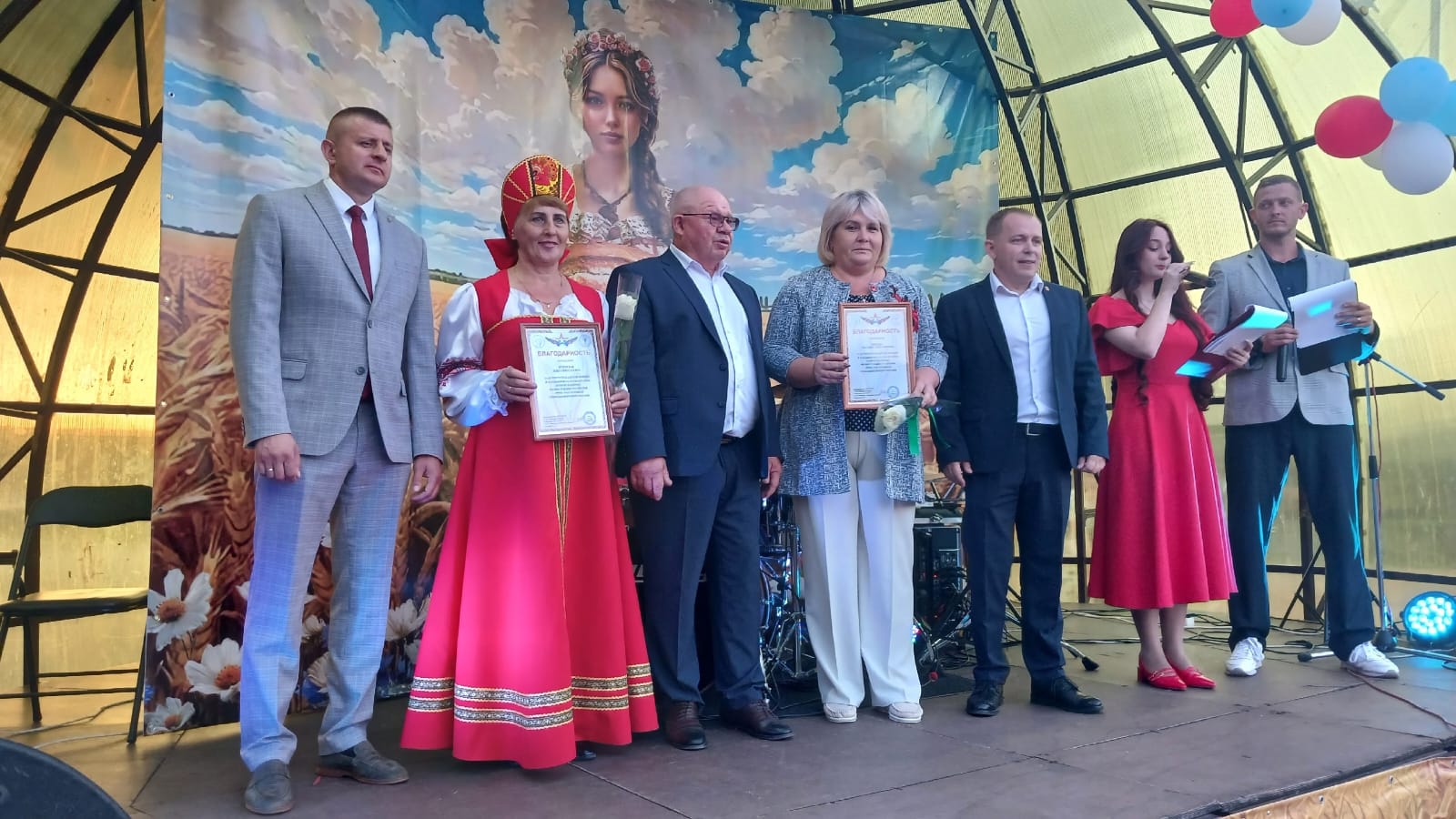 Активистки женсовета Воловского округа отмечены благодарностью от ЛРООООГО «Союз женщин России»