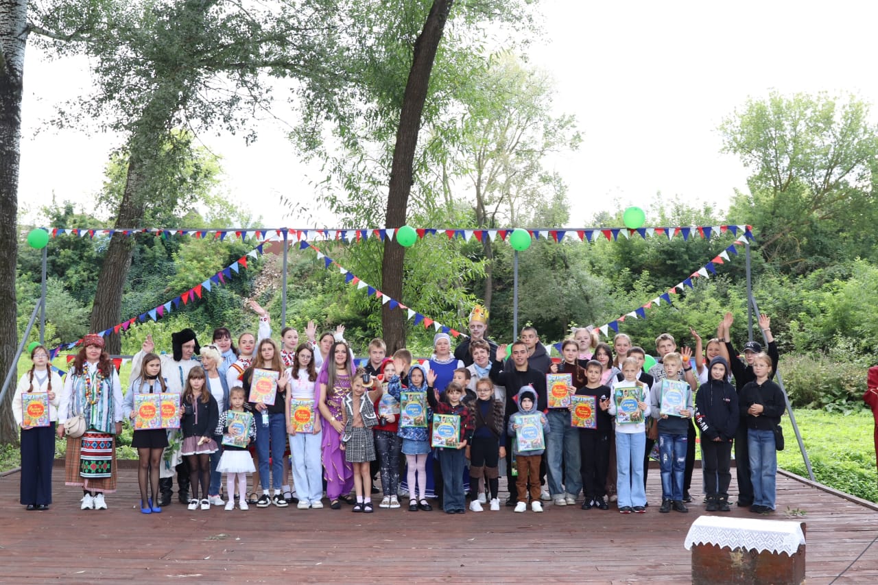 Союз женщин России Липецкого регионального отделения Елецкого района стал одним из инициаторов проведения детского праздника, приуроченного ко Дню знаний