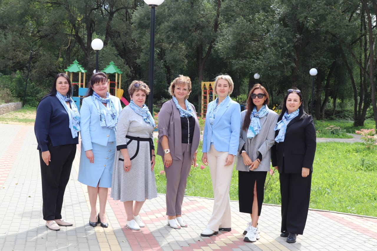 Союз женщин России Липецкого регионального отделения Елецкого района стал одним из инициаторов проведения детского праздника, приуроченного ко Дню знаний