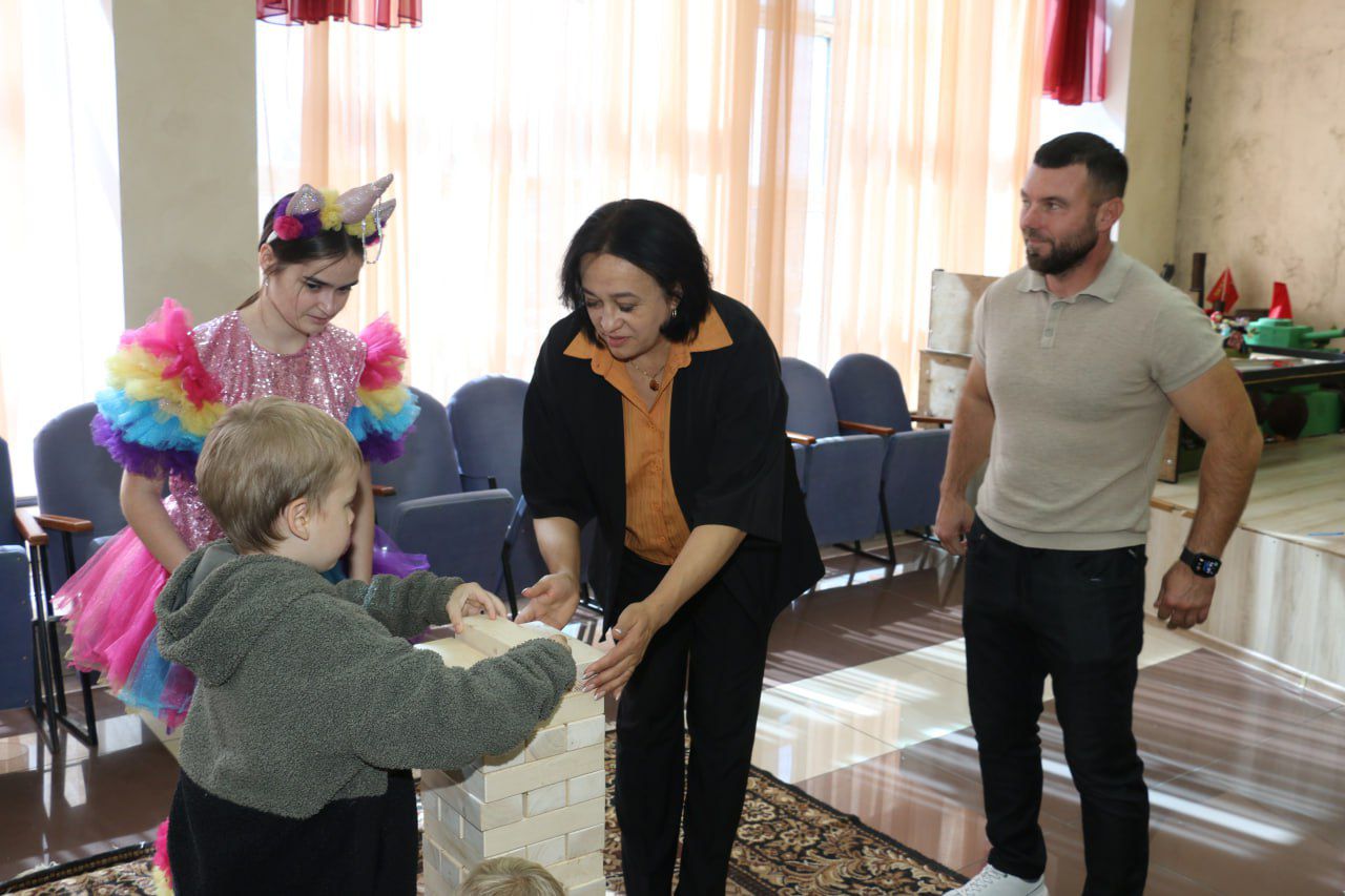 Подарили праздник первоклассникам