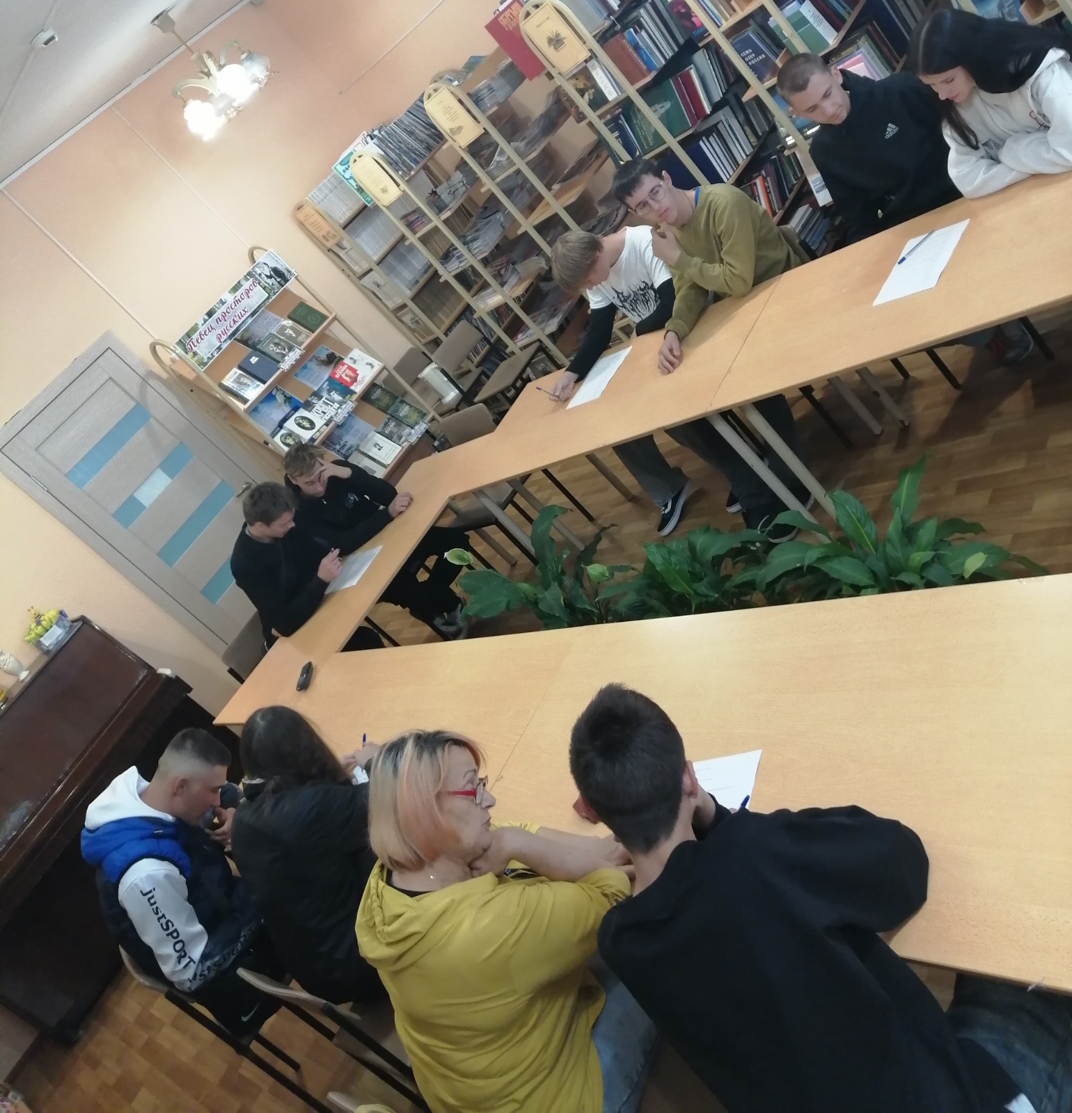 В Тербунах прошла акция «Есенинский диктант», приуроченная к 130-летию со дня рождения С. А. Есенина