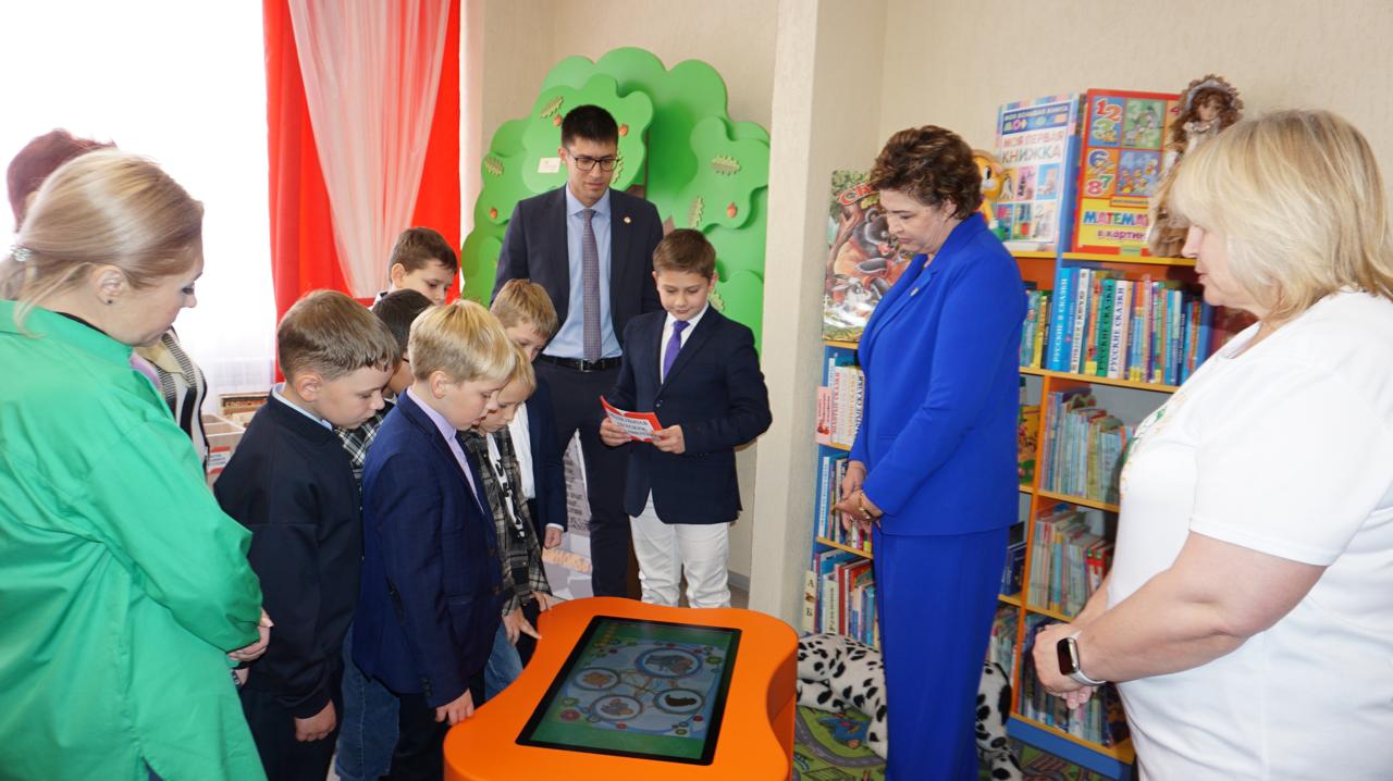 На базе Добринской центральной детской библиотеки произошло открытие библиотеки для юных книголюбов