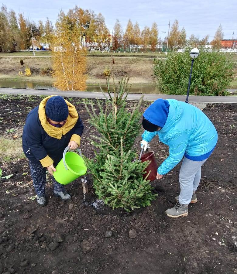 В Тербунах прошел очередной субботник