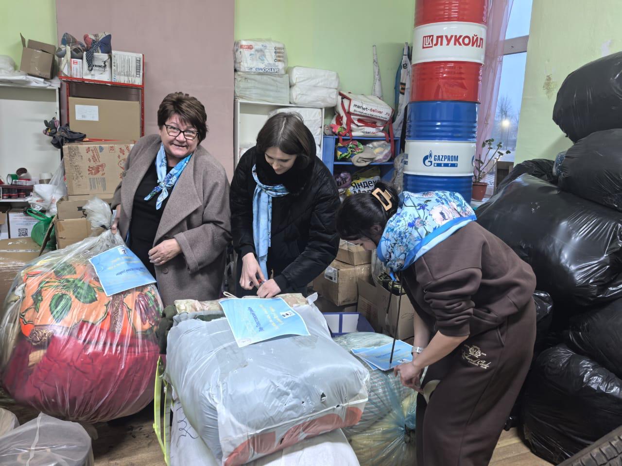 Активистки Союза женщин России Лев-Толстовского района поддержали акцию по сбору помощи участникам СВО