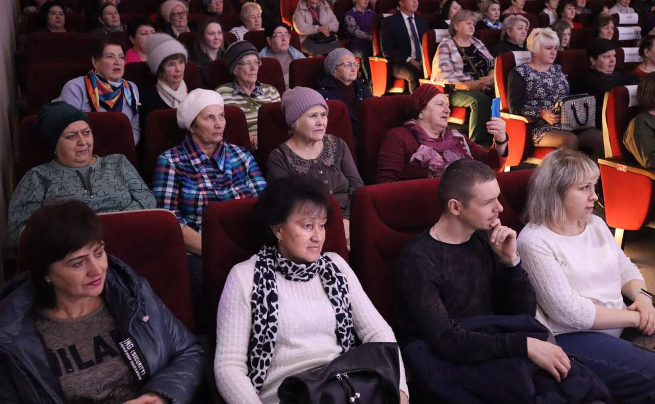 В Лебедяни прошел праздничный концерт, посвященный Дню матери