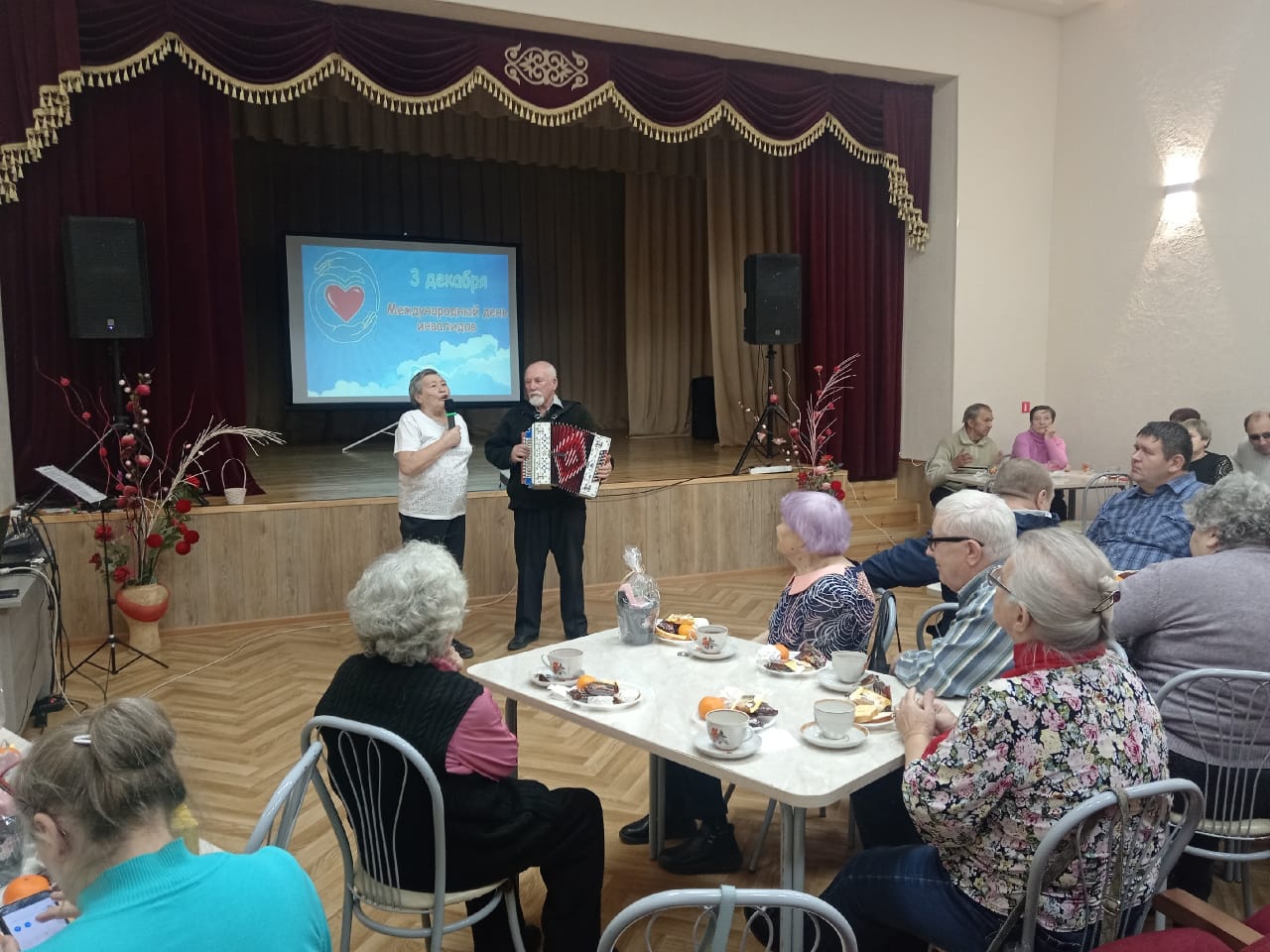 3 декабря в городском Доме культуры прошёл праздничный концерт «Где добро, там и тепло»