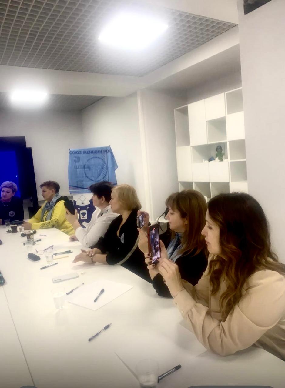 В минувший четверг , 4 декабря , в штабе общественной поддержки состоялась очередная презентация книги «Герои навека»