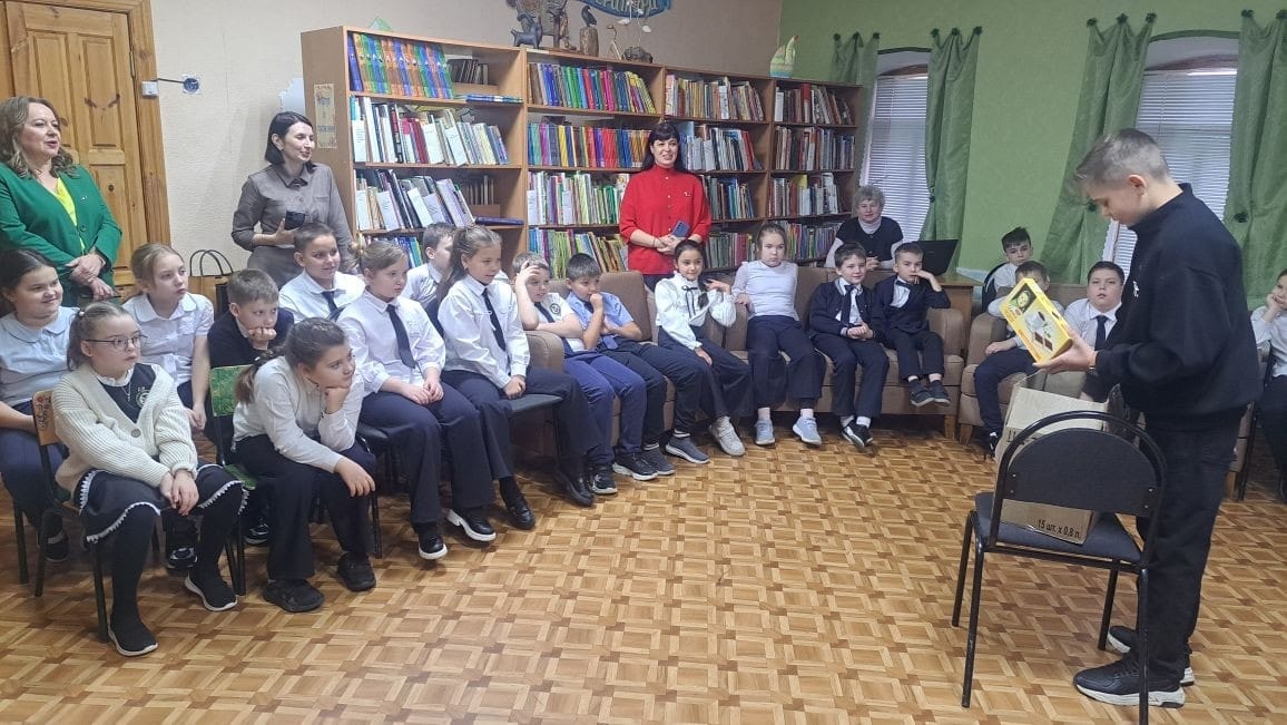    В детском отделе межпоселенческой библиотеки подошёл к завершению годовой проект «СВО: ЮНЫЕ ПОМОЩНИКИ ФРОНТУ»