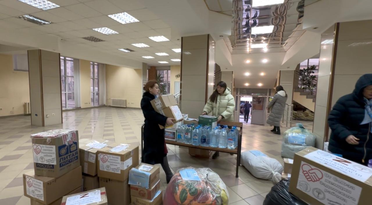 18 декабря представительницы Союза женщин России Липецкого регионального отделения отправили очередную партию гуманитарной помощи на СВО