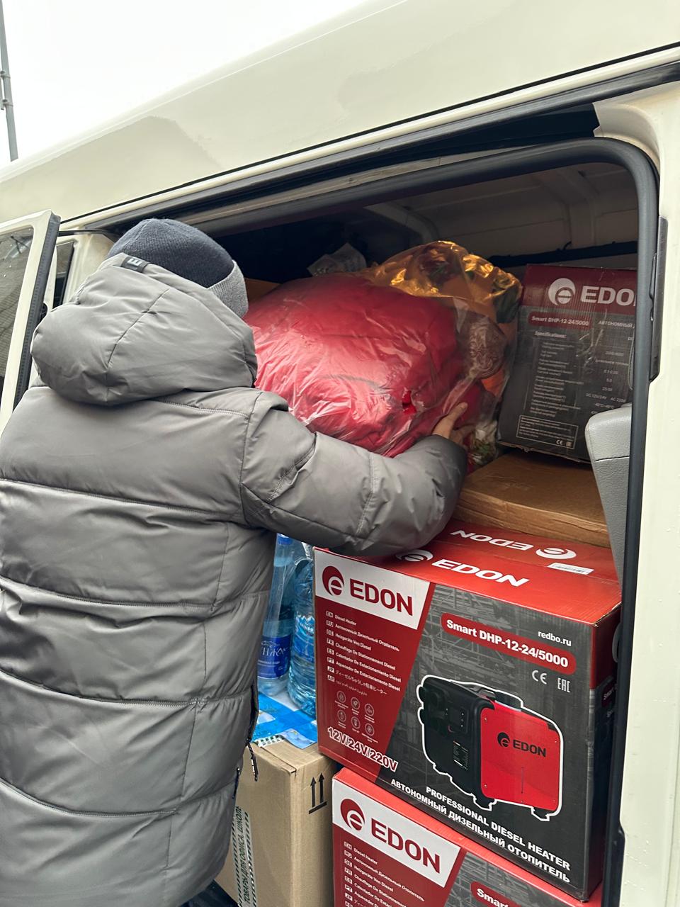 18 декабря представительницы Союза женщин России Липецкого регионального отделения отправили очередную партию гуманитарной помощи на СВО