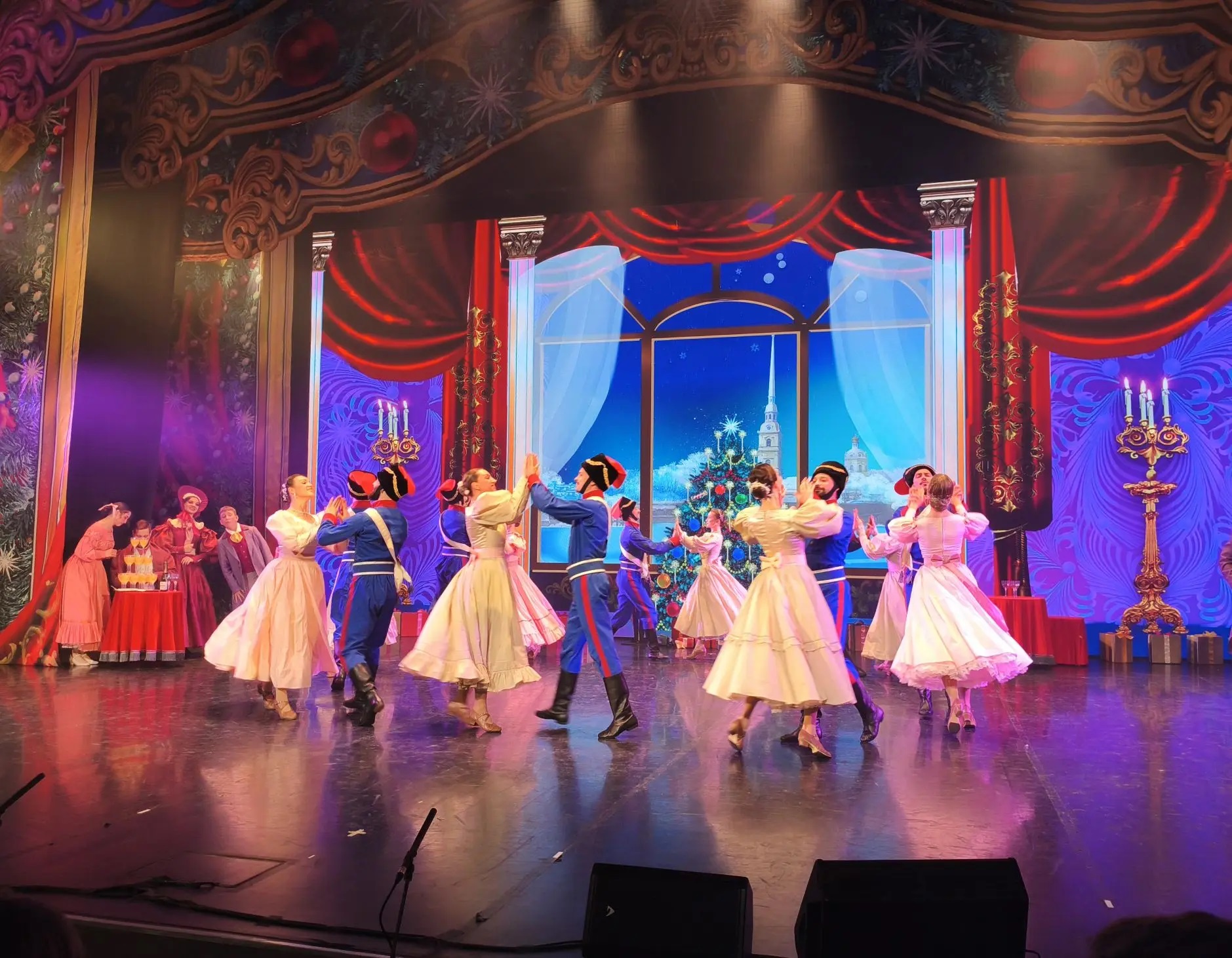 Ученики СШ № 21 посетили показ музыкально-хореографической сказки "Щелкунчик"