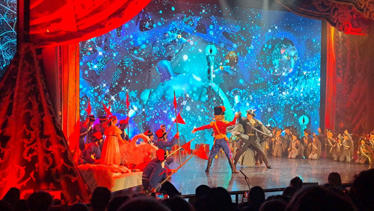 "СКАЗКА К НАМ ПРИХОДИТ"