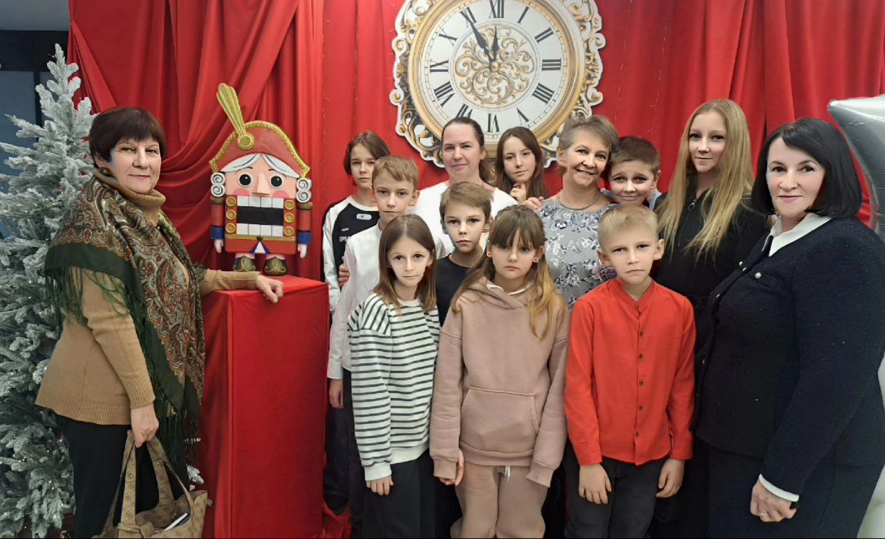 "СКАЗКА К НАМ ПРИХОДИТ"