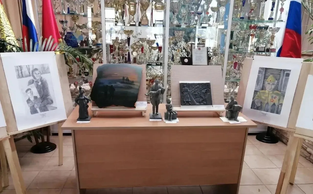 В с. Тербуны прошла выставка художественного рисунка «МИР БЕЗ ВОЙНЫ»