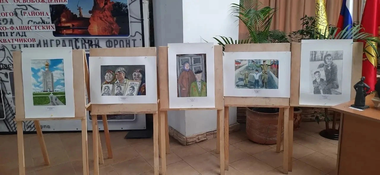В с. Тербуны прошла выставка художественного рисунка «МИР БЕЗ ВОЙНЫ»