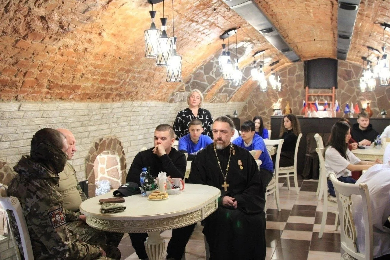 В Усманском краеведческом музее состоялся квартирник патриотического клуба Движения Первых