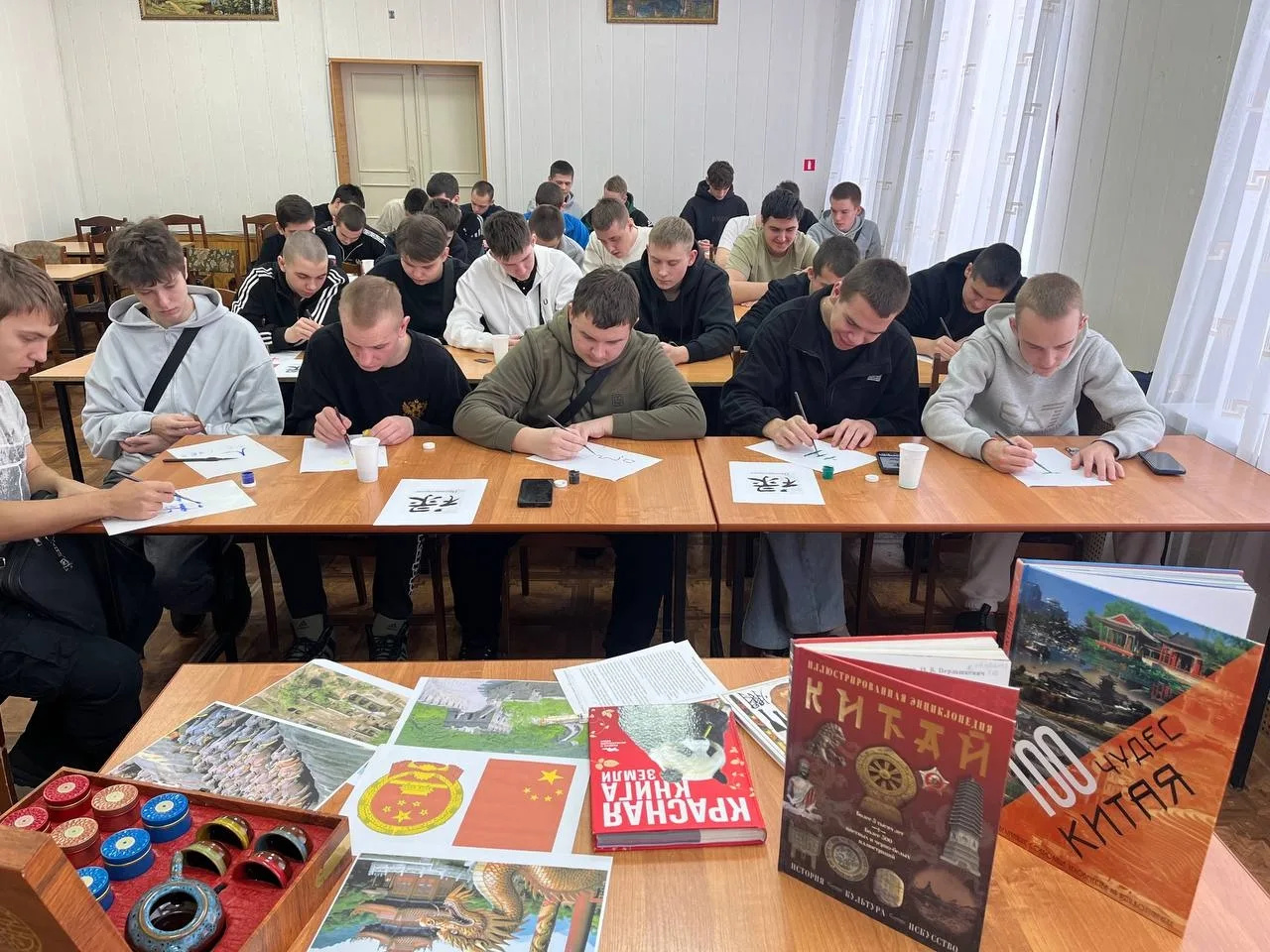 Информационно-познавательный час "Китай – страна загадок" прошел для учащихся Усманского промышленно-технологического колледжа