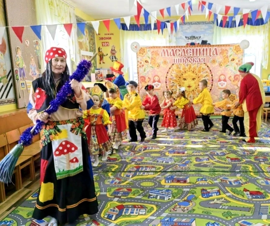 В детском саду "Родничок" села Поддубровка Усманского муниципального округа прошел праздник Масленицы