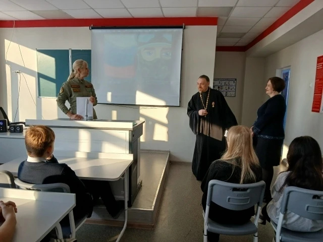 В Усмани прошла встреча с поэтессой Еленой Ивченко