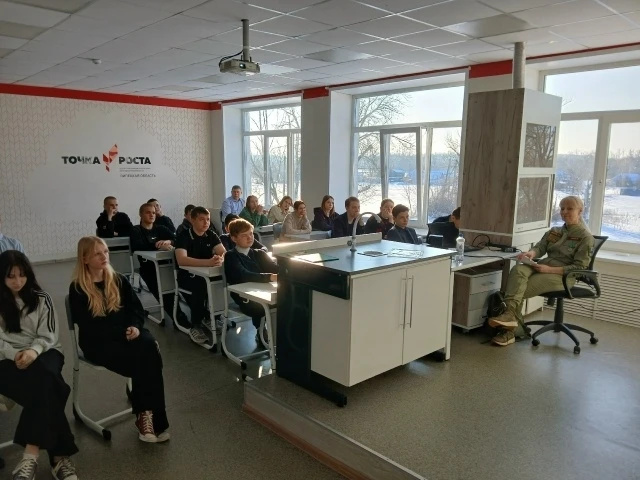 В Усмани прошла встреча с поэтессой Еленой Ивченко