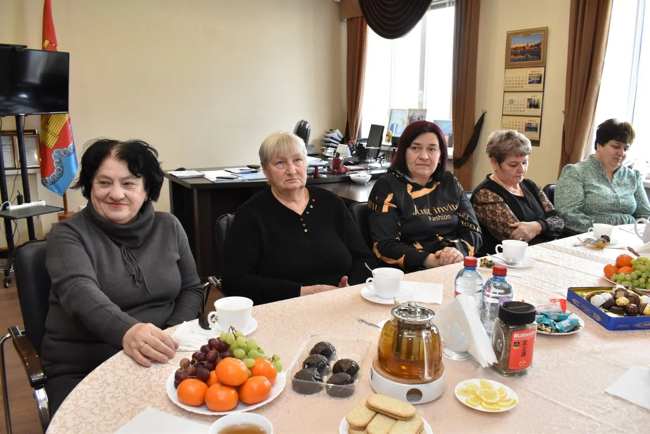 Женщины, воспитавшие героев: предпраздничная встреча в Добровском округе