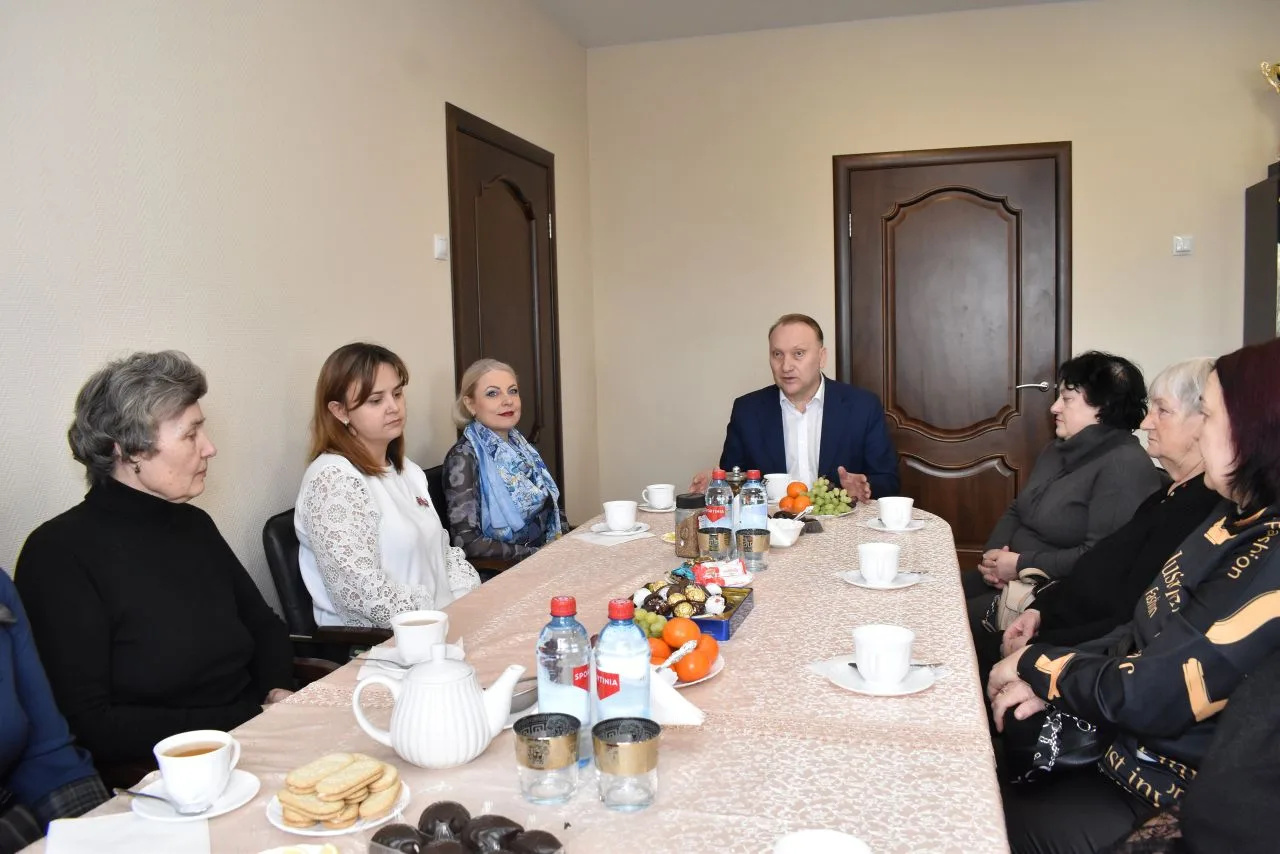 Женщины, воспитавшие героев: предпраздничная встреча в Добровском округе