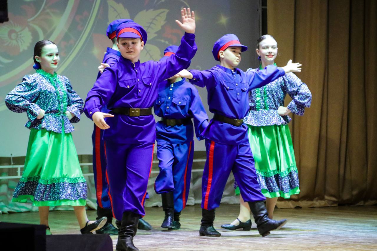 В преддверии Международного женского дня в культурно-досуговом центре села Красное состоялось праздничное мероприятие