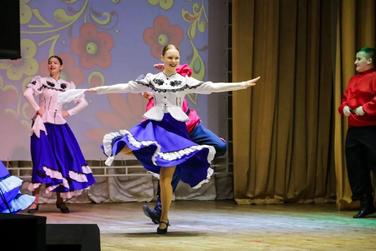 В преддверии Международного женского дня в культурно-досуговом центре села Красное состоялось праздничное мероприятие