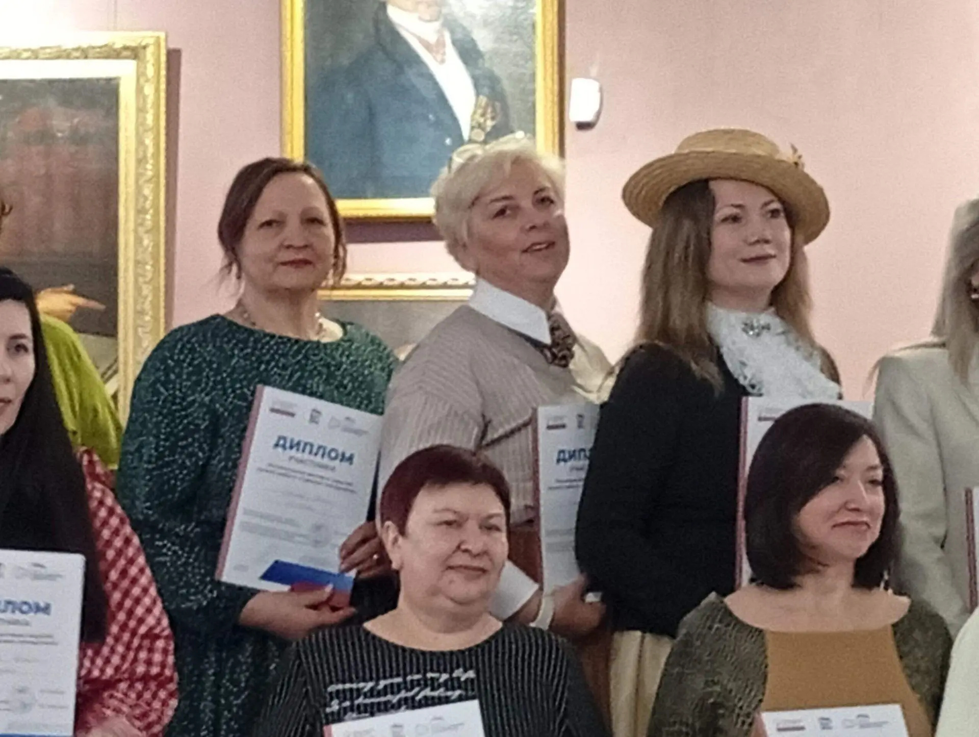 Активистка Тербунского округа  приняла участие  в выставке изделий ручной работы «Сделано женщинами»