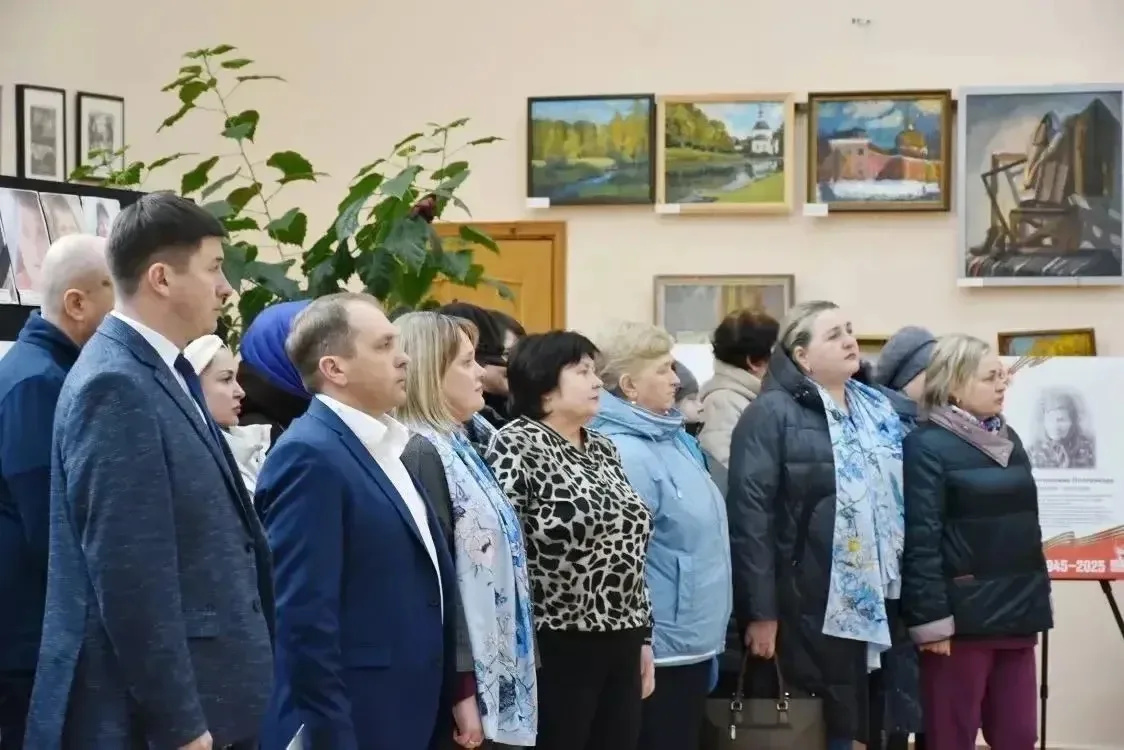 27 апреля в окружном Центре культуры села Становое состоялось открытие фотовыставки «Женское лицо Победы»