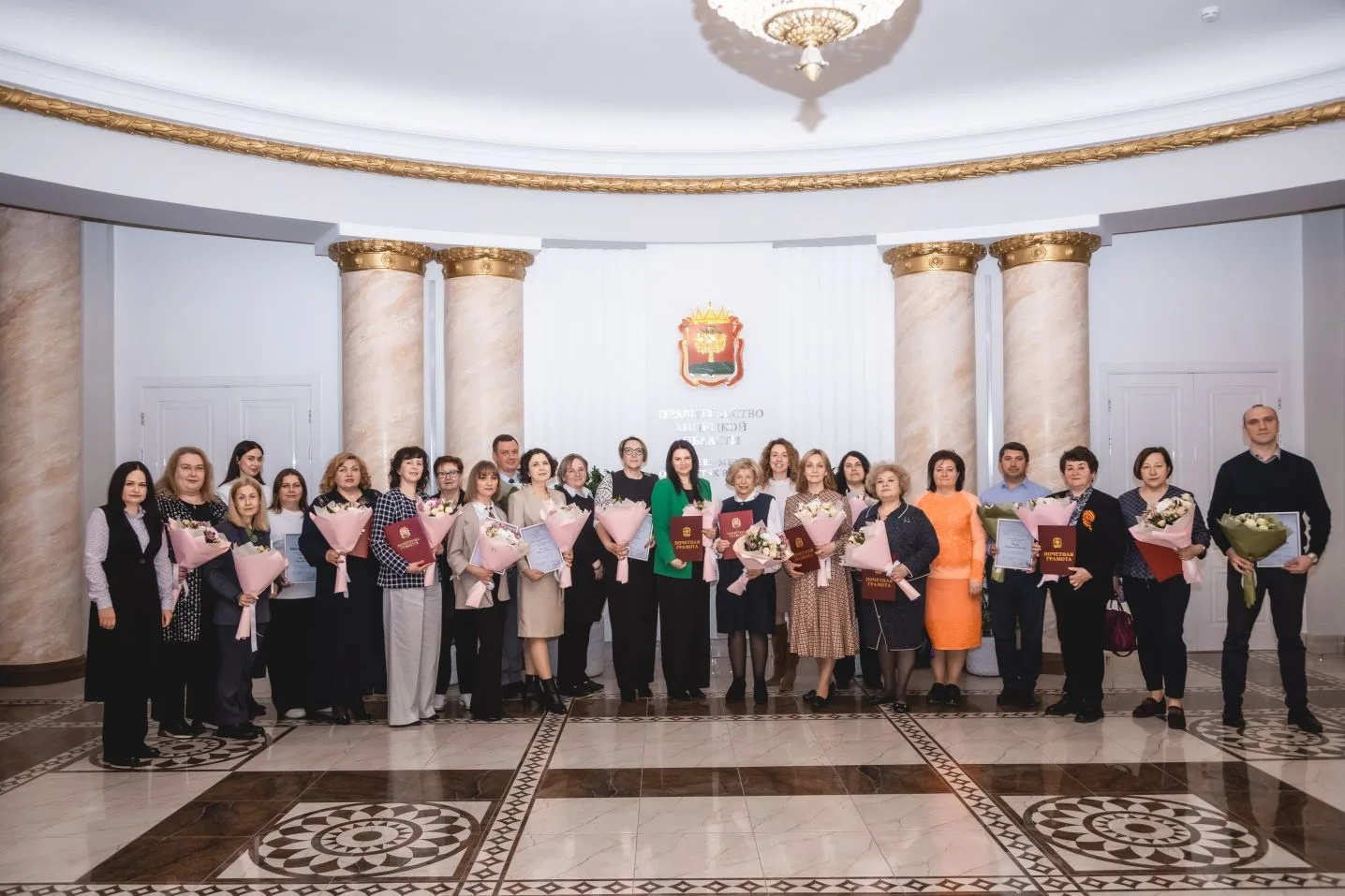 Губернатор региона Игорь Артамонов вручил награды лучшим нотариусам Липецкой области