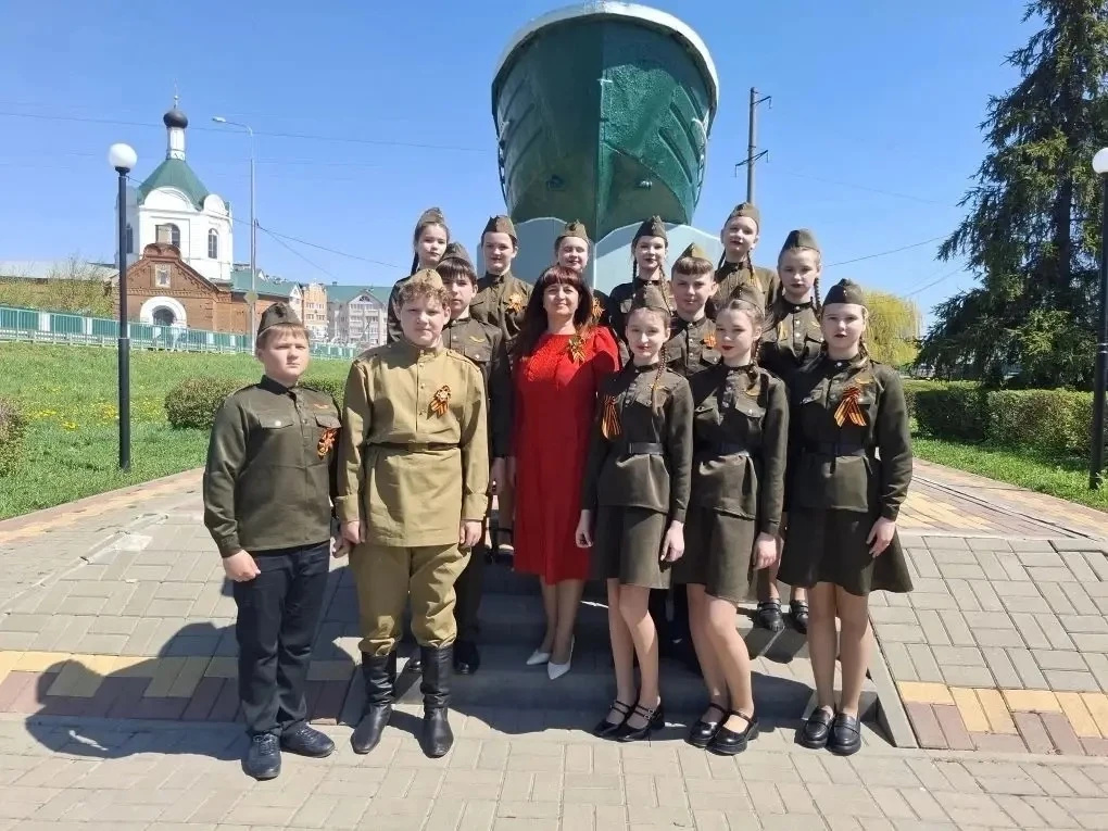 Страна отметила весенний праздник ДЕНЬ ПОБЕДЫ советского народа в Великой Отечественной войне
