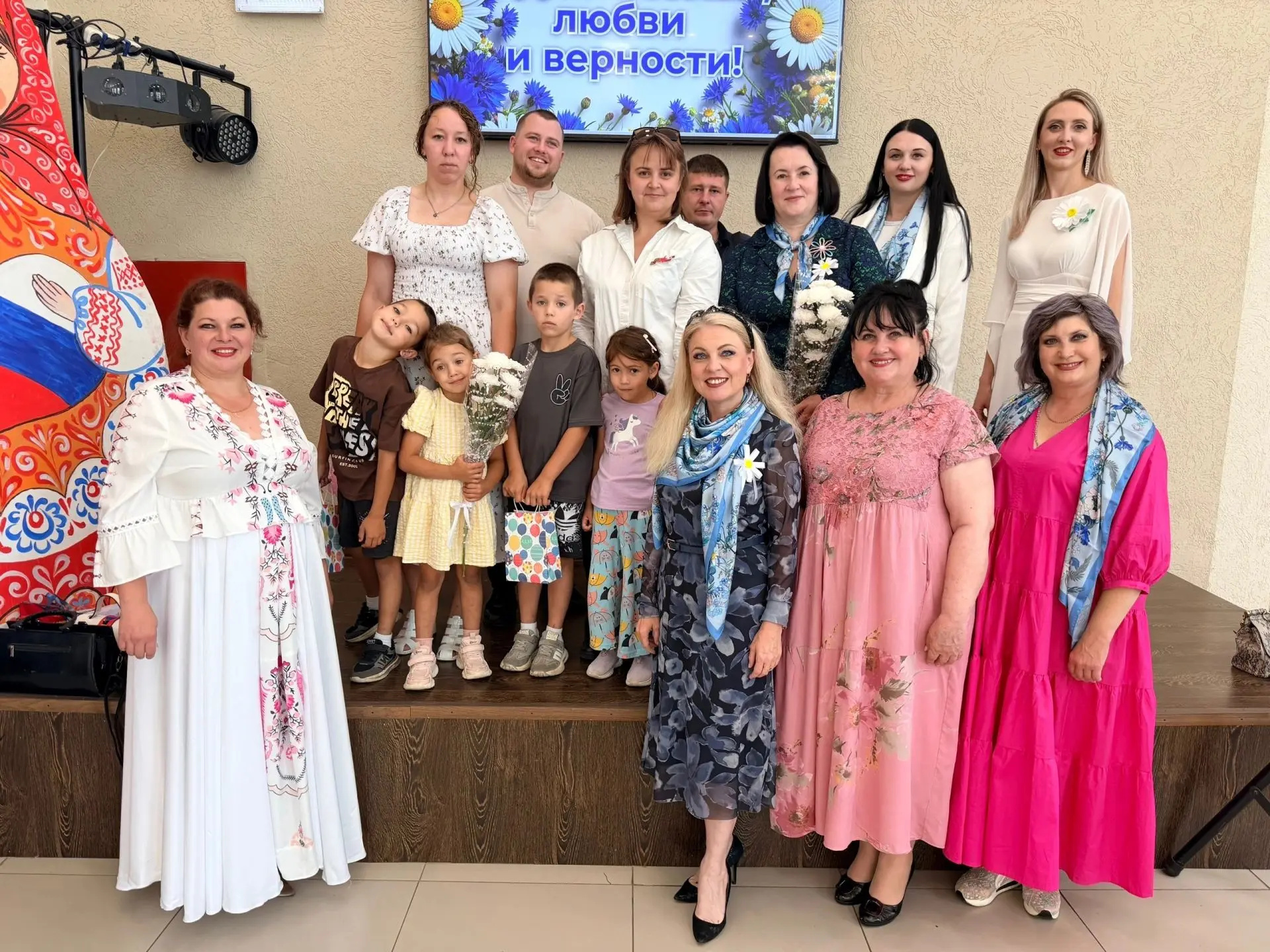 В День семьи, любви и верности в ДК с. Доброе открылась особенная экспозиция
