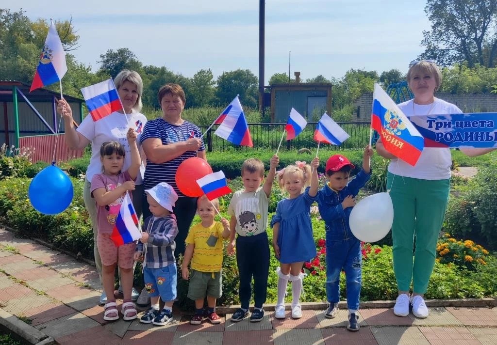 22 августа в с. Тербуны прошли мероприятия ко Дню Государственного флага России 